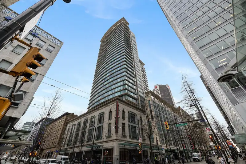 718 610 GRANVILLE STREET - photo 1 of 28