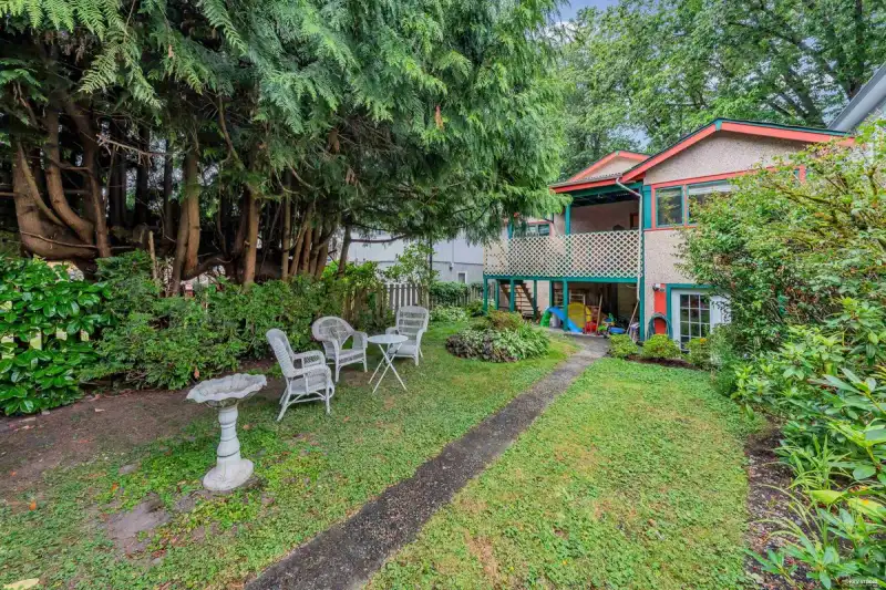 956 E 21ST AVENUE - photo 1 of 21