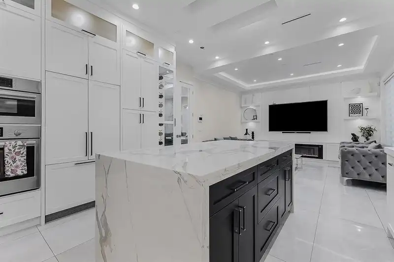 1412 E 63RD AVENUE - photo 3 of 39