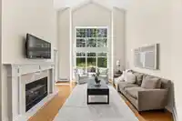 306 1140 STRATHAVEN DRIVE - thumbnail 4