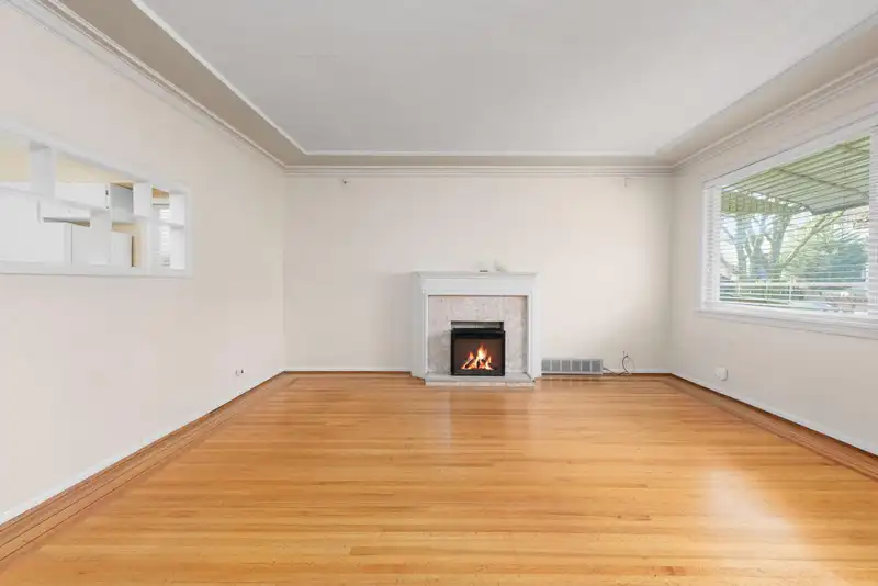5556 EARLES STREET - photo 3 of 31