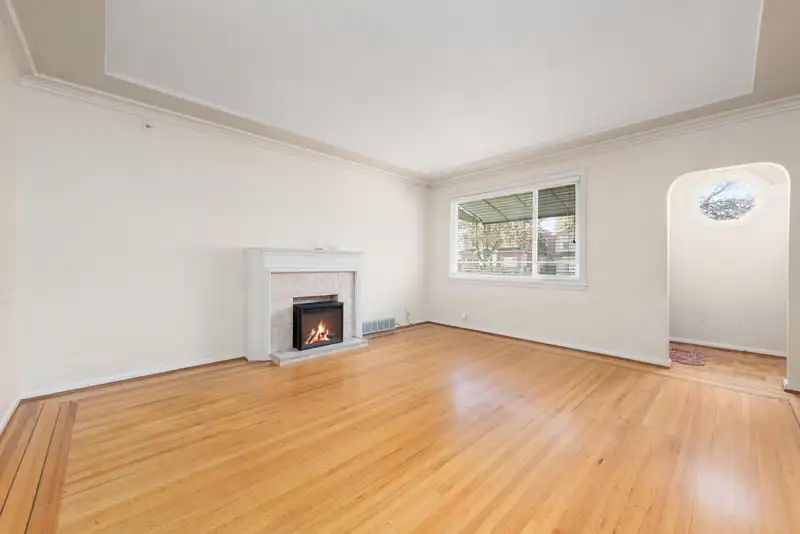 5556 EARLES STREET - photo 4 of 31