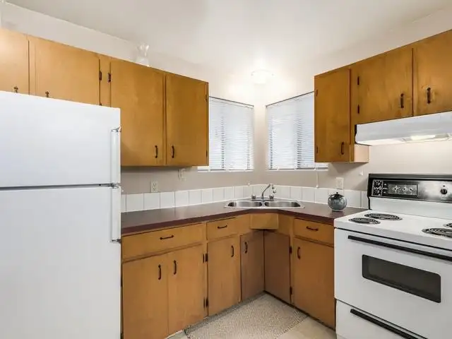3360 HENRY STREET - photo 4 of 7