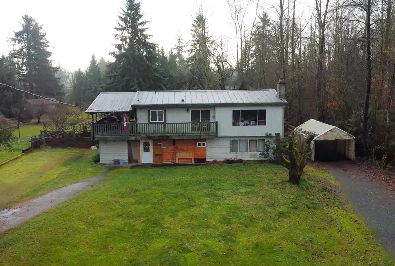 24242 52 AVENUE - photo 2 of 6