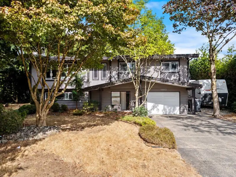 19893 38A AVENUE - photo 2 of 40
