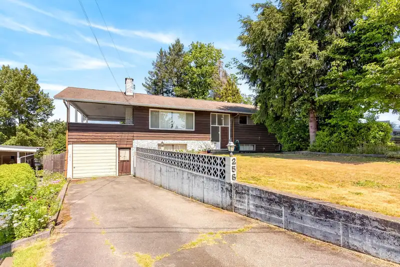 256 ROSSMORE COURT - photo 2 of 40