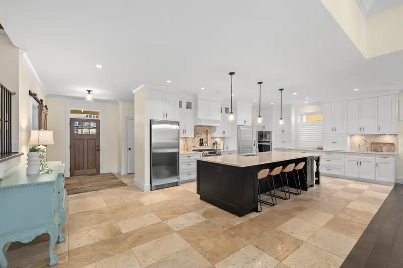 9075 KING STREET - photo 4 of 40