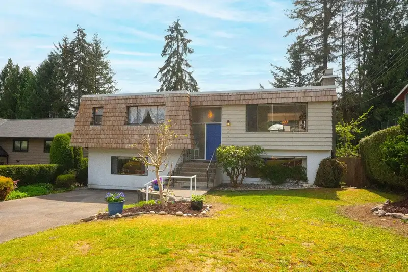 4057 VIOLET STREET - photo 2 of 37