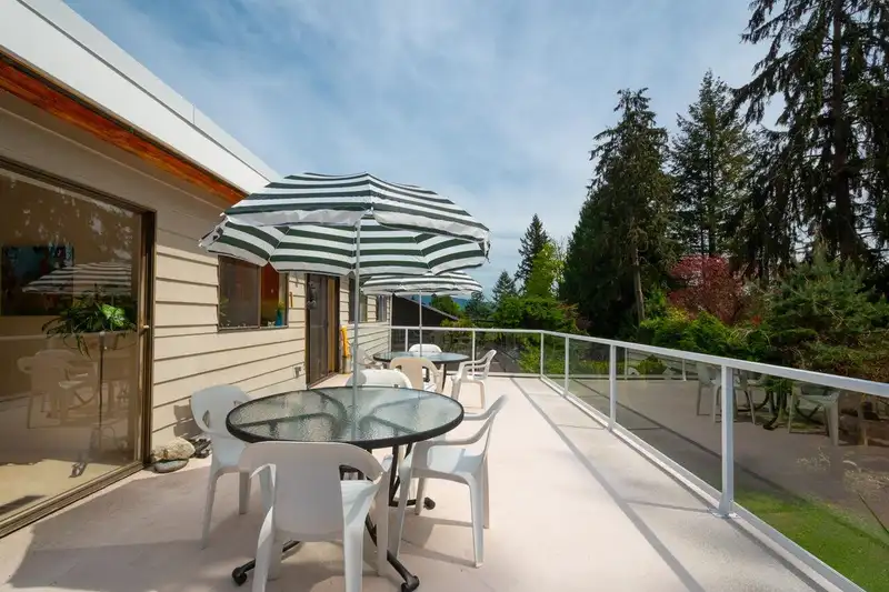 4057 VIOLET STREET - photo 3 of 37