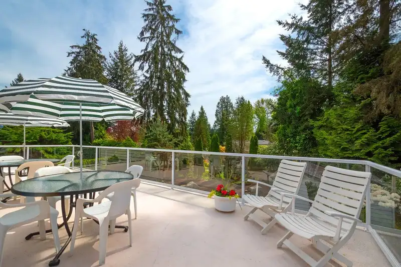 4057 VIOLET STREET - photo 4 of 37