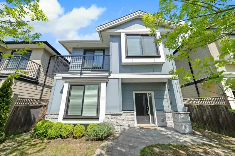 9779 STEVESTON HIGHWAY - photo 1 of 25