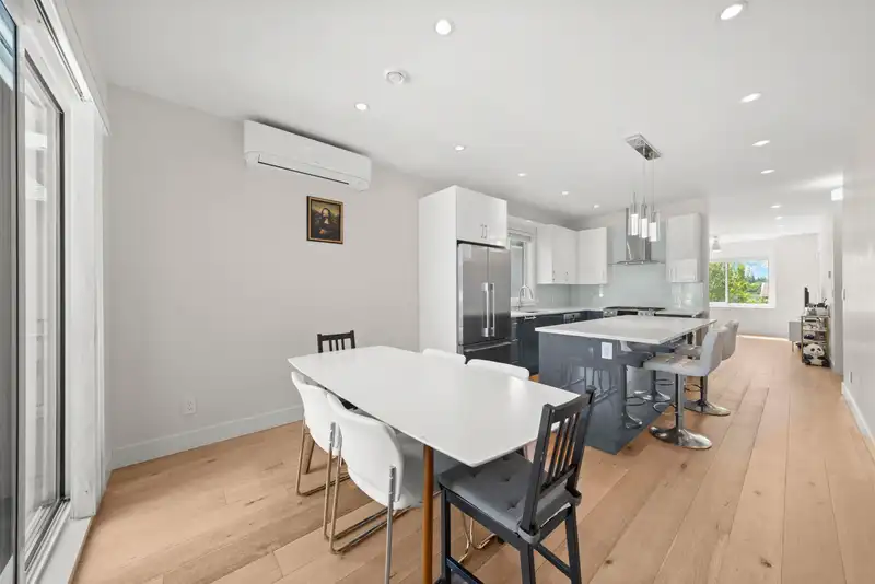 9779 STEVESTON HIGHWAY - photo 2 of 25