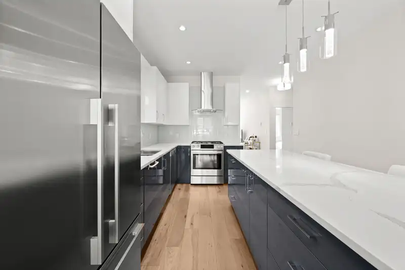 9779 STEVESTON HIGHWAY - photo 3 of 25