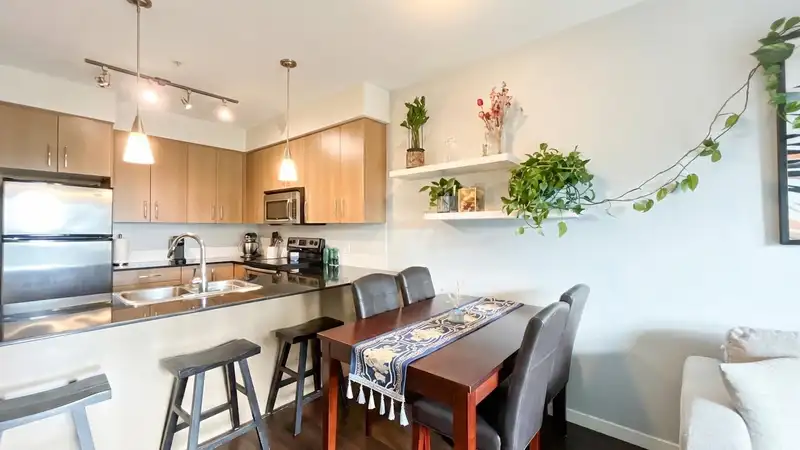 308 22290 NORTH AVENUE - photo 4 of 15