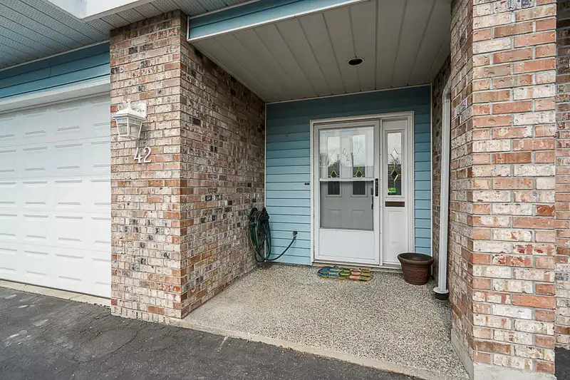 42 5216 201A STREET - photo 2 of 29