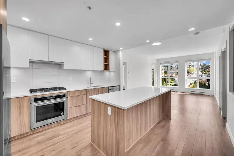 321 750 DOGWOOD STREET - photo 4 of 33