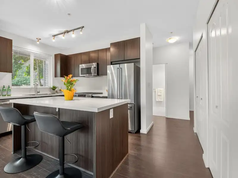 102 3107 WINDSOR GATE - photo 2 of 27