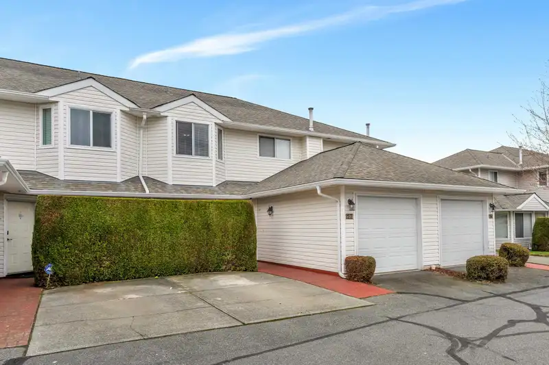 57 21928 48 AVENUE - photo 2 of 40