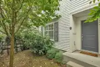 8 10433 158 STREET - thumbnail 3