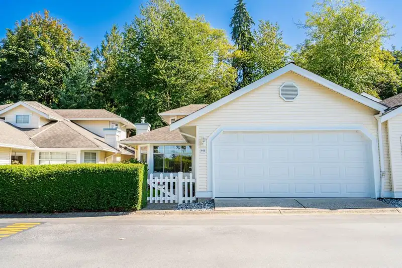 142 9208 208 STREET - photo 2 of 29