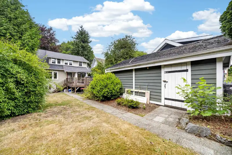3884 W 20TH AVENUE - photo 2 of 13