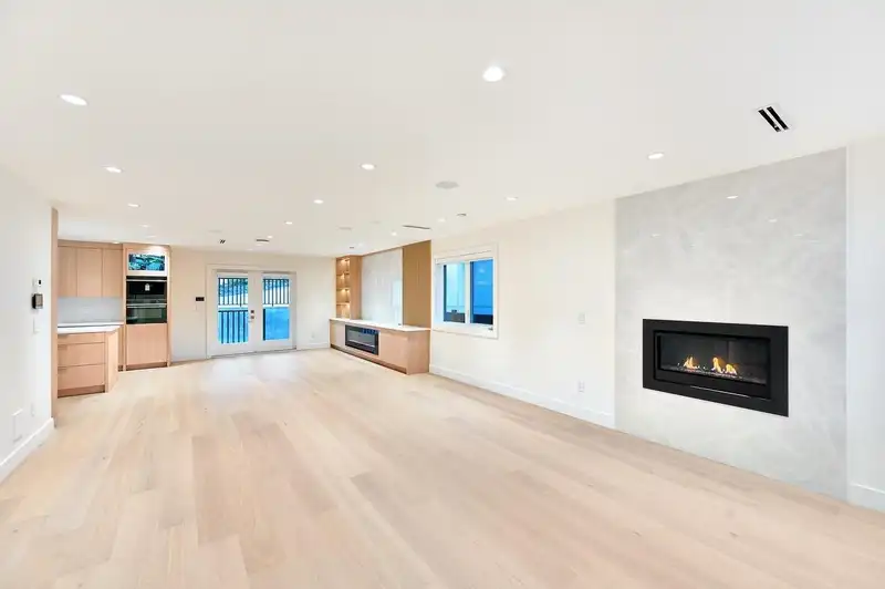 806 MONTROYAL BOULEVARD - photo 3 of 40