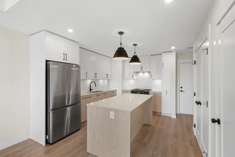 505 27218 ALDERGROVE TOWN CENTRE DRIVE - photo 3 of 24
