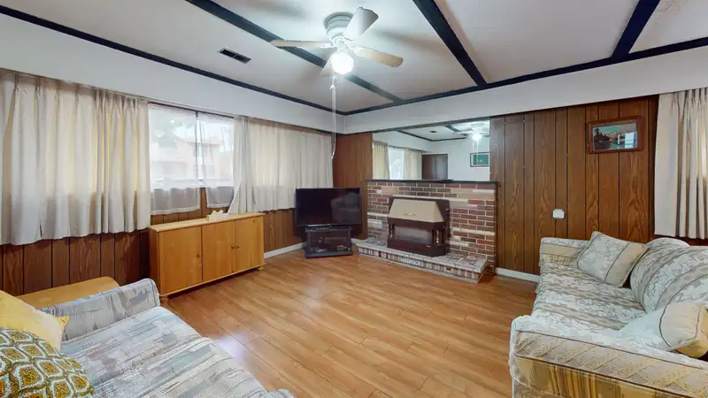 2540 E 25TH AVENUE - photo 4 of 29