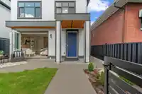 2371 ADANAC STREET - thumbnail 3