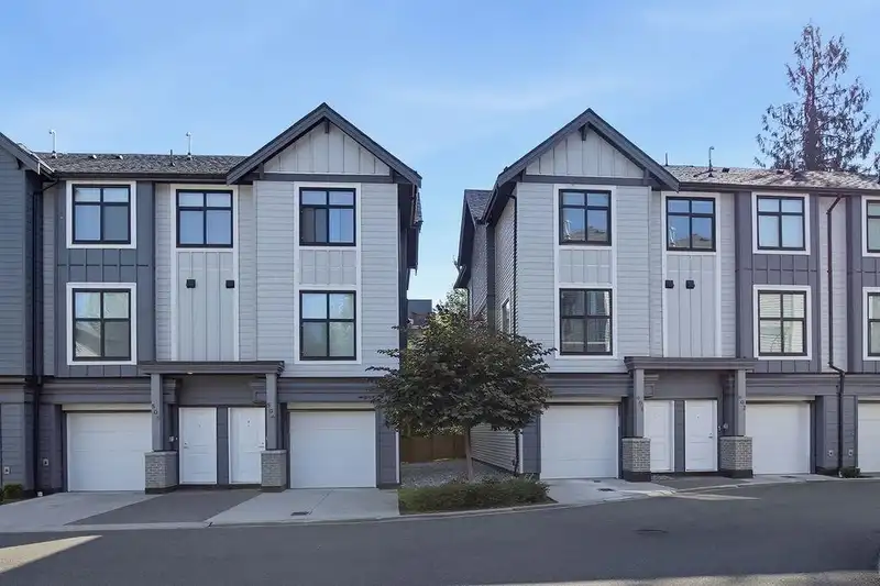 601 2267 MCKENZIE ROAD - photo 2 of 37