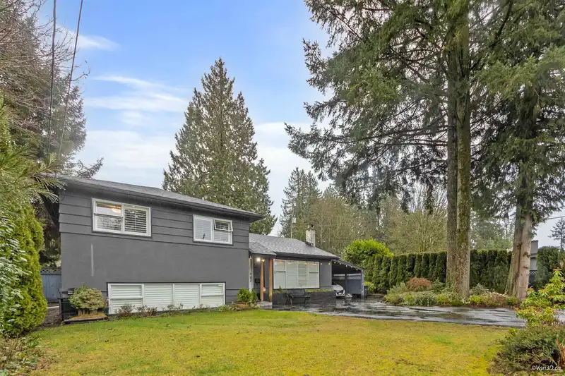 3020 THORNCLIFFE DRIVE - photo 1 of 32