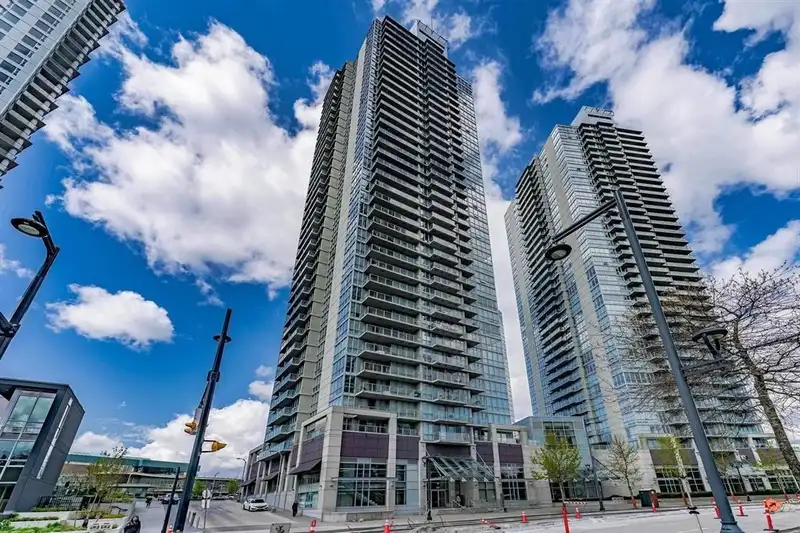809 9981 WHALLEY BOULEVARD - photo 1 of 19