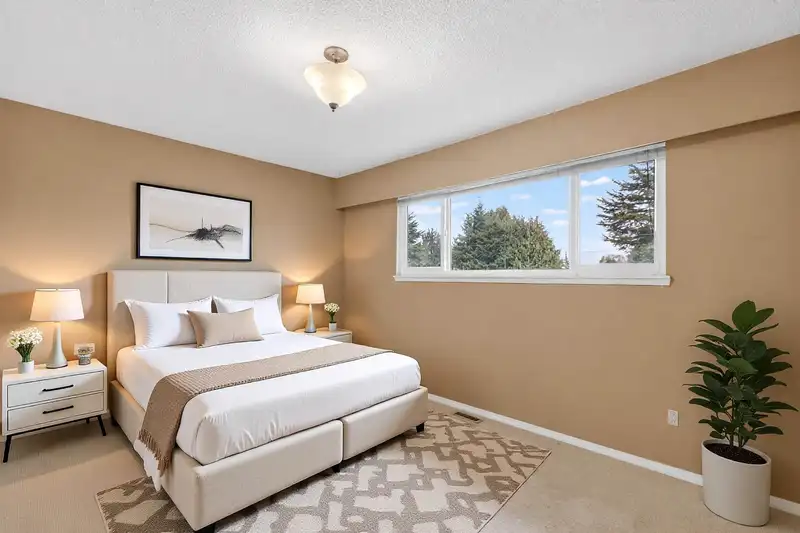 1855 156 STREET - photo 2 of 34