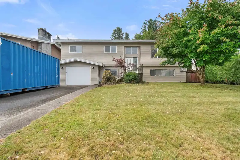 46144 CLARE AVENUE - photo 1 of 40