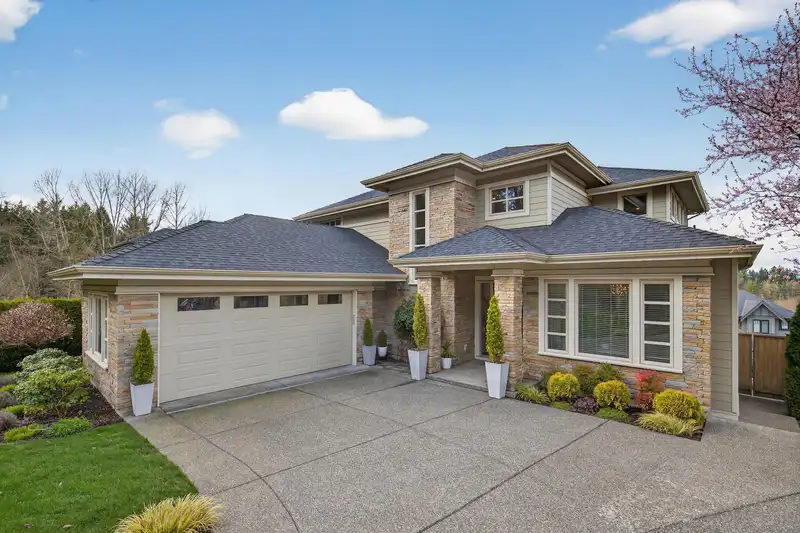 17 24455 61 AVENUE - photo 1 of 38