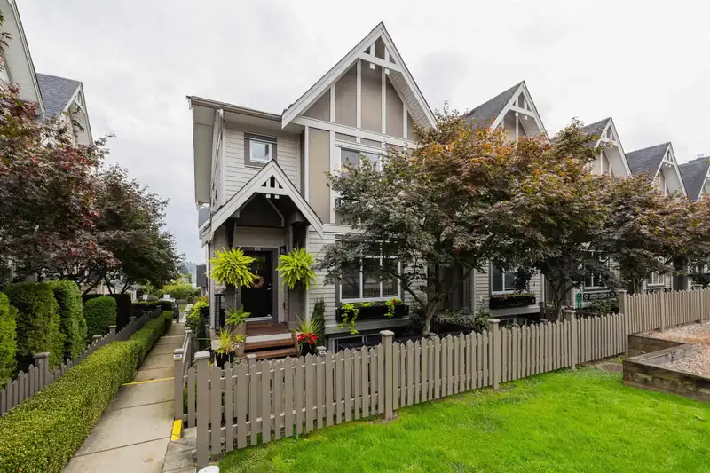 34 6588 195A AVENUE - photo 1 of 39