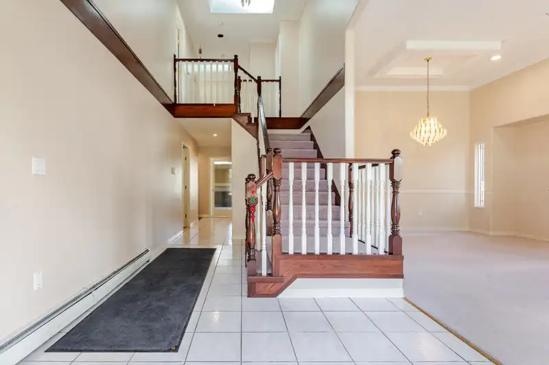7953 155A STREET - photo 2 of 40