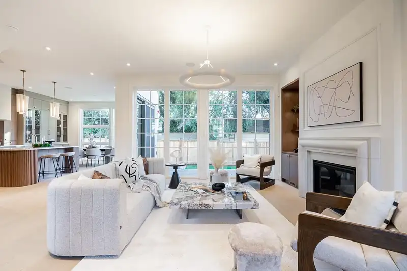 9033 QUEEN STREET - photo 3 of 40