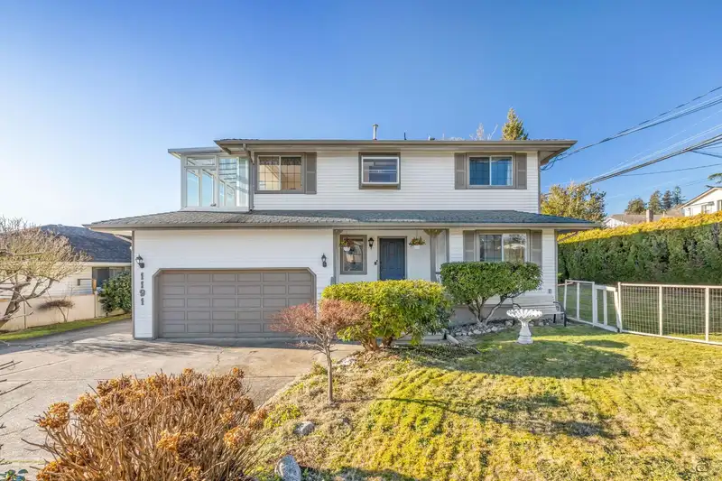 1191 FINLAY STREET - photo 4 of 36