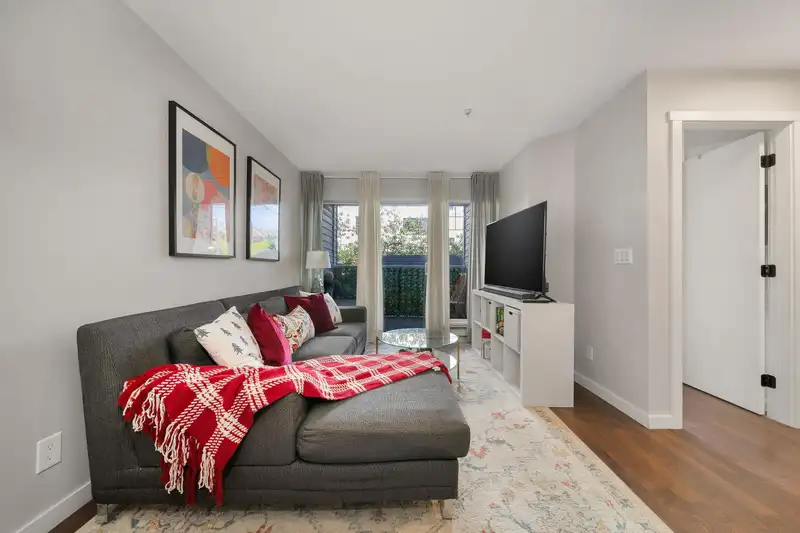 204 11671 FRASER STREET - photo 4 of 24