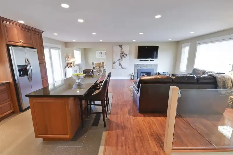 5046 MASSEY DRIVE - photo 3 of 20