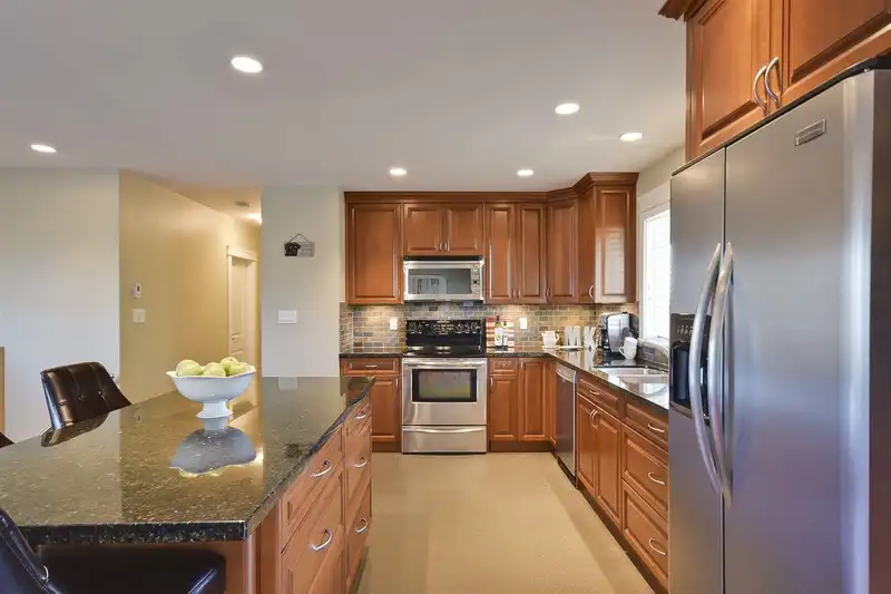 5046 MASSEY DRIVE - photo 4 of 20
