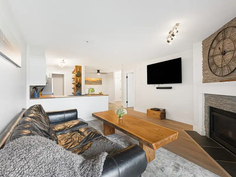 211 22150 48 AVENUE - photo 3 of 36