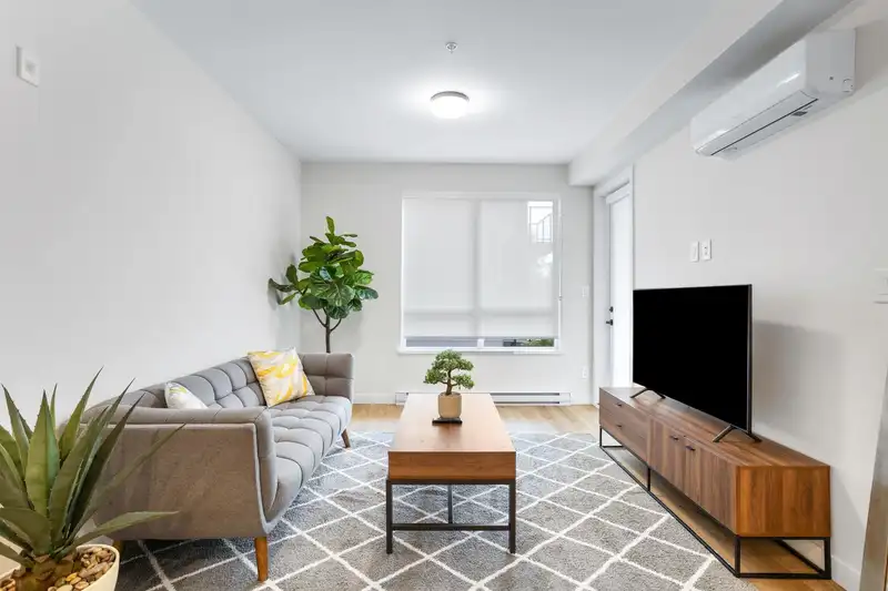301 8117 200A STREET - photo 2 of 39