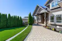 8245 144A STREET - thumbnail 3