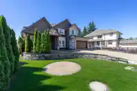 8245 144A STREET - thumbnail 37