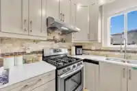 8245 144A STREET - thumbnail 9