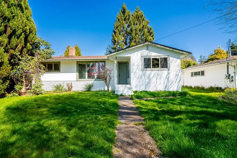 15405 SEMIAHMOO AVENUE - photo 1 of 21