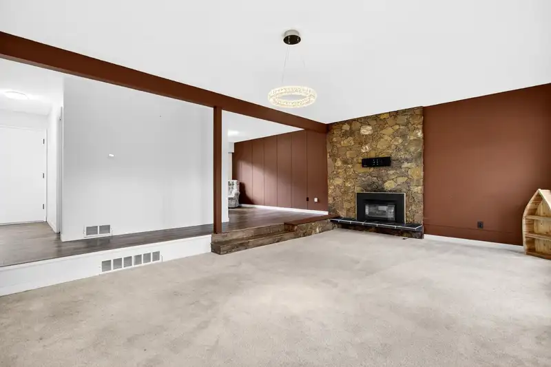 3362 VIEWMOUNT DRIVE - photo 4 of 40