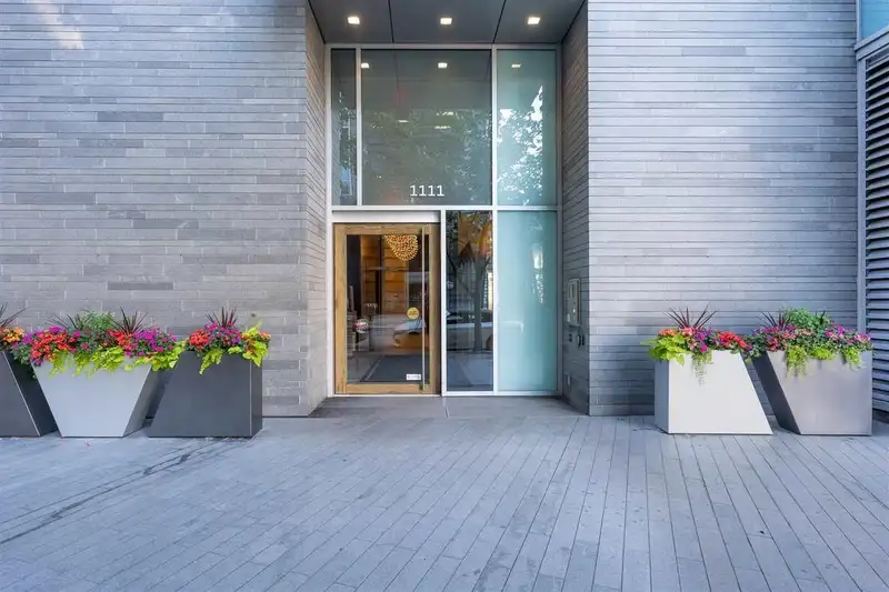 2208 1111 ALBERNI STREET - photo 2 of 21